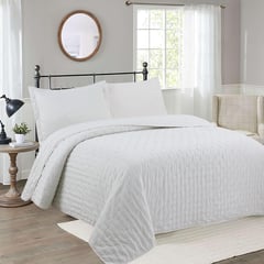 JUST HOME COLLECTION - Combo Cubrecama Quilt/Sábana Blanco